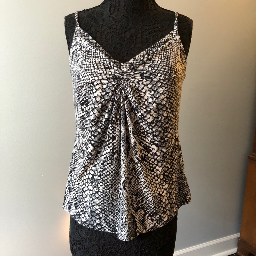 NY&Co tank with shelf bra. Used good condition